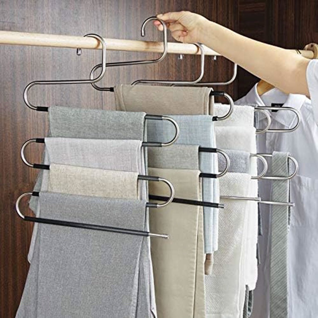 Umeraș pentru pantaloni din metal negru cu spații multiple - ideal pentru pantaloni și fuste - HUMERO